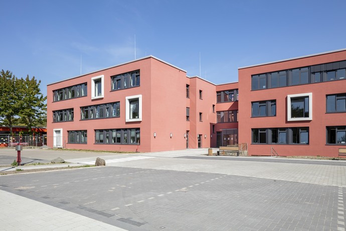 Dortmund, Schule am Marsbruch, südliche Ansicht eines Schulgebäudes. Bild: PODEHL Fotodesign