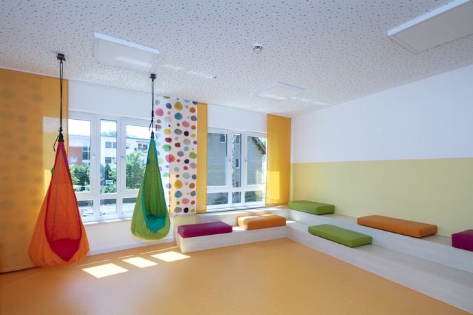 Innenaufnahme aus der LWL-Kinder- und Jugendpsychiatrie in Paderborn, der LWL-Klinik Marsberg.
Bild: PODEHL Fotodesign