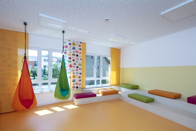 Innenaufnahme aus der LWL-Kinder- und Jugendpsychiatrie in Paderborn, der LWL-Klinik Marsberg.
Bild: PODEHL Fotodesign